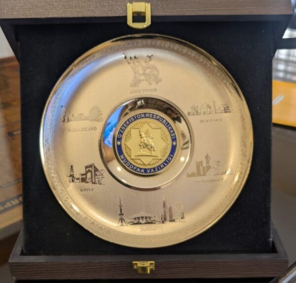 Brass Plate With Medal Round Shape